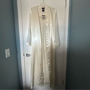 Rose Passion Vintage Cream Robe & Night Dress Slip Set with Sequins Details